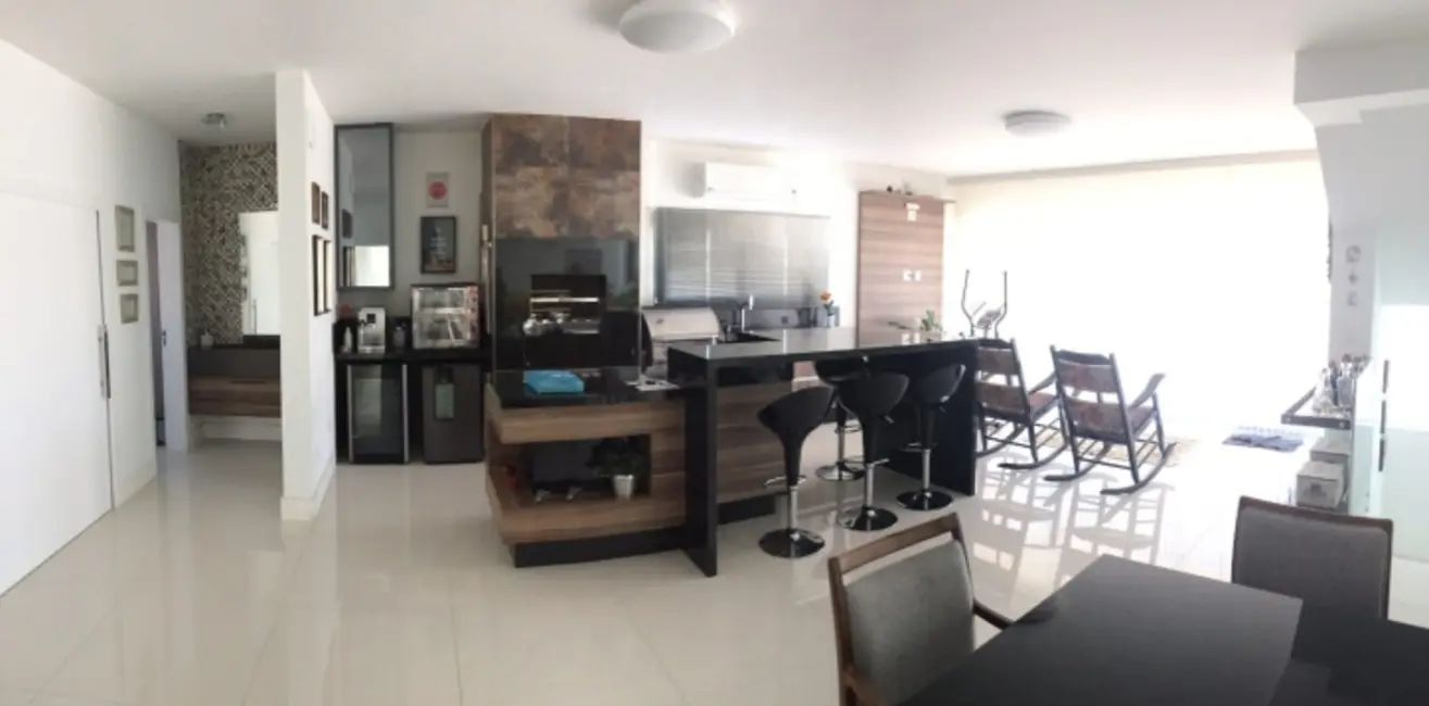 Foto 2 de Casa com 4 quartos à venda, 540m2 em João Paulo, Florianopolis - SC