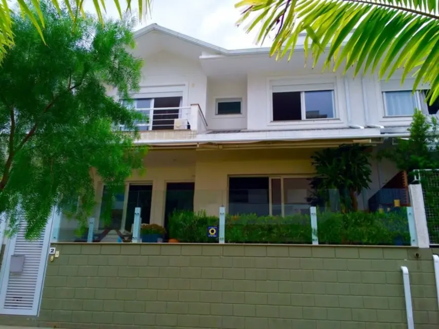 Foto 1 de Casa com 3 quartos à venda, 220m2 em Jurerê, Florianopolis - SC