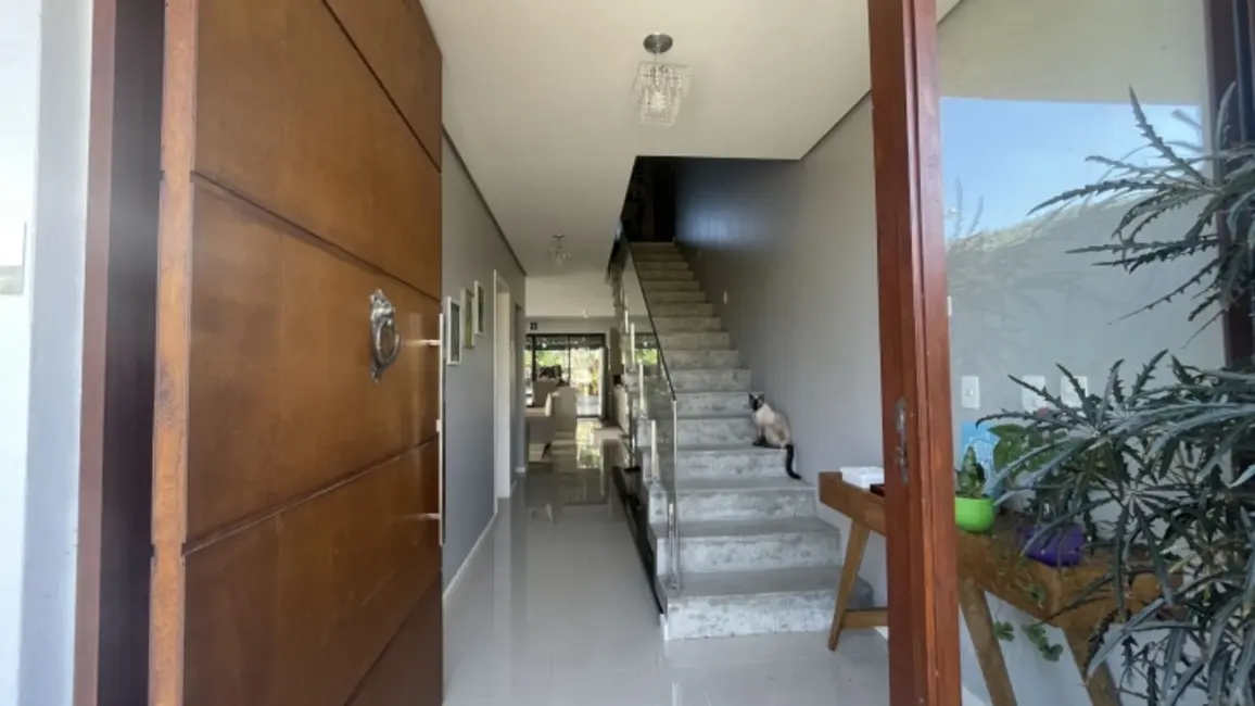 Foto 2 de Casa com 3 quartos à venda, 215m2 em Cachoeira do Bom Jesus, Florianopolis - SC