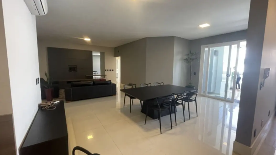 Apartamento com 3 quartos para alugar, 141m2 em Canasvieiras, Florianopolis - SC - imagem 9 Foto 9 de Apartamento com 3 quartos para alugar, 141m2 em Canasvieiras, Florianopolis - SC