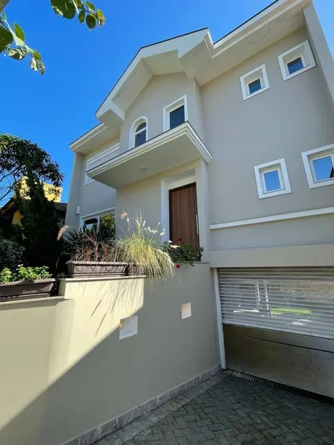 Foto 1 de Casa com 3 quartos à venda, 284m2 em Agronômica, Florianopolis - SC