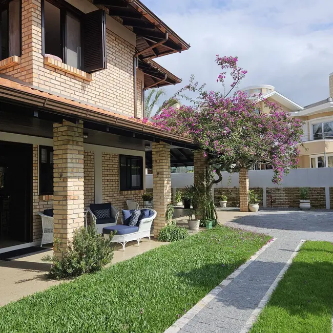 Casa com 4 quartos para alugar, 280m2 em Jurerê Internacional, Florianopolis - SC - imagem 8 Foto 8 de Casa com 4 quartos para alugar, 280m2 em Jurerê Internacional, Florianopolis - SC