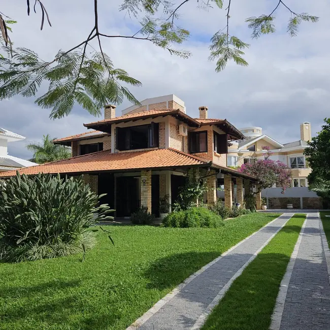 Casa com 4 quartos para alugar, 280m2 em Jurerê Internacional, Florianopolis - SC - imagem 1 Foto 1 de Casa com 4 quartos para alugar, 280m2 em Jurerê Internacional, Florianopolis - SC