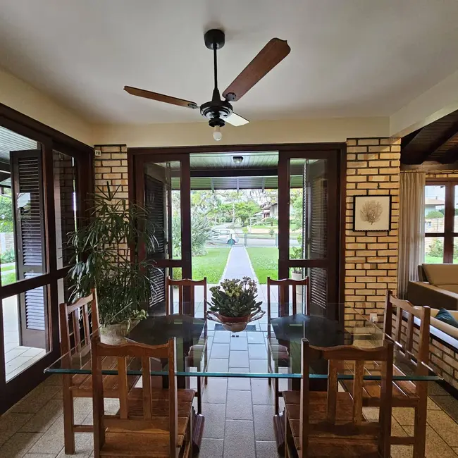 Casa com 4 quartos para alugar, 280m2 em Jurerê Internacional, Florianopolis - SC - imagem 2 Foto 2 de Casa com 4 quartos para alugar, 280m2 em Jurerê Internacional, Florianopolis - SC