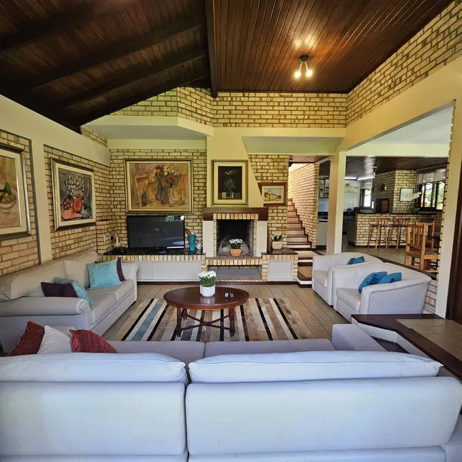 Casa com 4 quartos para alugar, 280m2 em Jurerê Internacional, Florianopolis - SC - imagem 3 Foto 3 de Casa com 4 quartos para alugar, 280m2 em Jurerê Internacional, Florianopolis - SC