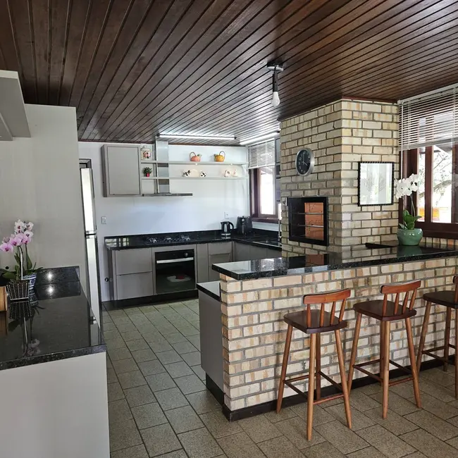 Casa com 4 quartos para alugar, 280m2 em Jurerê Internacional, Florianopolis - SC - imagem 9 Foto 9 de Casa com 4 quartos para alugar, 280m2 em Jurerê Internacional, Florianopolis - SC