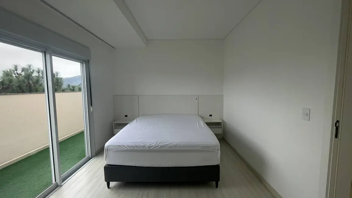 Foto 9 de Apartamento com 3 quartos para alugar, 143m2 em Canasvieiras, Florianopolis - SC