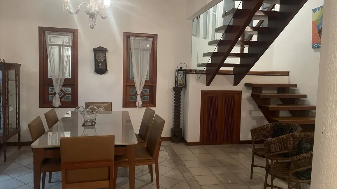 Casa com 6 quartos para alugar, 232m2 em Jurerê Internacional, Florianopolis - SC - imagem 8 Foto 8 de Casa com 6 quartos para alugar, 232m2 em Jurerê Internacional, Florianopolis - SC