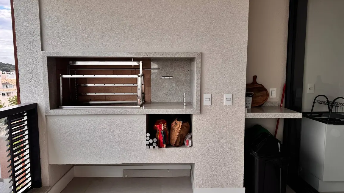 Apartamento com 4 quartos para alugar, 245m2 em Jurerê, Florianopolis - SC - imagem 3 Foto 3 de Apartamento com 4 quartos para alugar, 245m2 em Jurerê, Florianopolis - SC