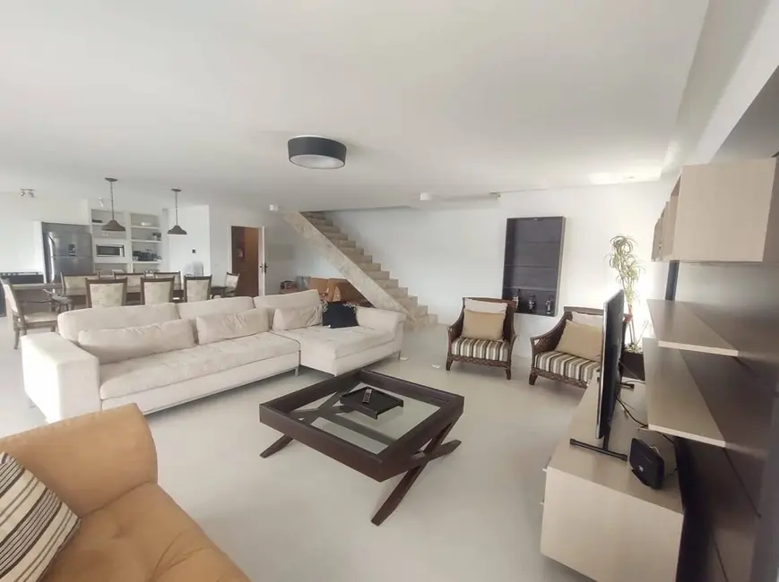 Apartamento com 4 quartos para alugar, 245m2 em Jurerê, Florianopolis - SC - imagem 8 Foto 8 de Apartamento com 4 quartos para alugar, 245m2 em Jurerê, Florianopolis - SC