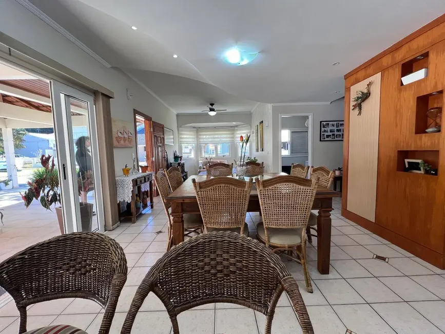 Foto 7 de Casa com 4 quartos à venda, 630m2 em Sambaqui, Florianopolis - SC