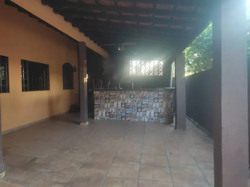 Foto 2 de Casa com 3 quartos à venda, 195m2 em Giovani Lunardelli, Londrina - PR