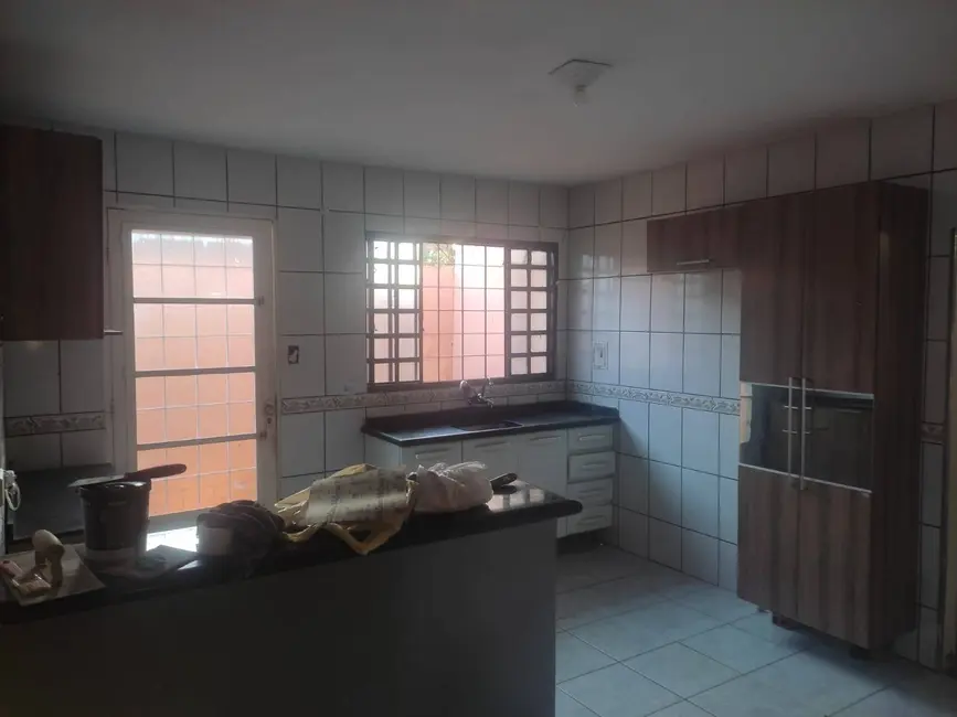 Foto 9 de Casa com 3 quartos à venda, 195m2 em Giovani Lunardelli, Londrina - PR