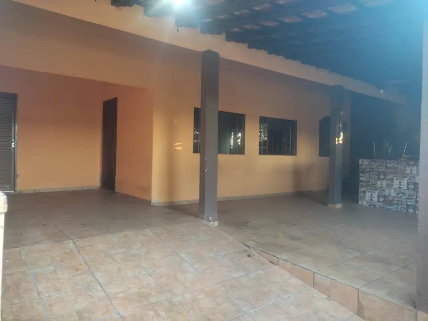 Foto 1 de Casa com 3 quartos à venda, 195m2 em Giovani Lunardelli, Londrina - PR
