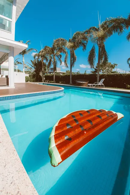 Casa com 5 quartos para alugar, 529m2 em Jurerê Internacional, Florianopolis - SC - imagem 1 Foto 1 de Casa com 5 quartos para alugar, 529m2 em Jurerê Internacional, Florianopolis - SC