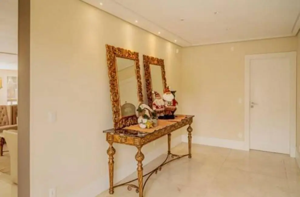 Casa com 6 quartos à venda e para alugar, 1111m2 em Jurerê Internacional, Florianopolis - SC - imagem 5 Foto 5 de Casa com 6 quartos à venda e para alugar, 1111m2 em Jurerê Internacional, Florianopolis - SC