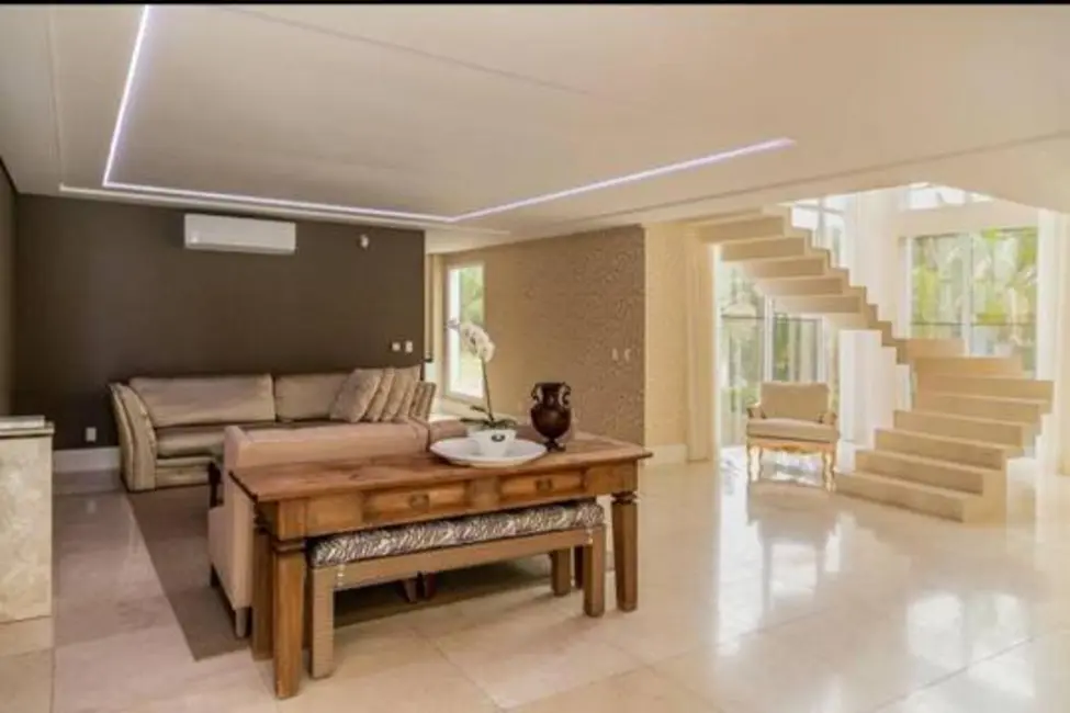 Casa com 6 quartos à venda e para alugar, 1111m2 em Jurerê Internacional, Florianopolis - SC - imagem 8 Foto 8 de Casa com 6 quartos à venda e para alugar, 1111m2 em Jurerê Internacional, Florianopolis - SC