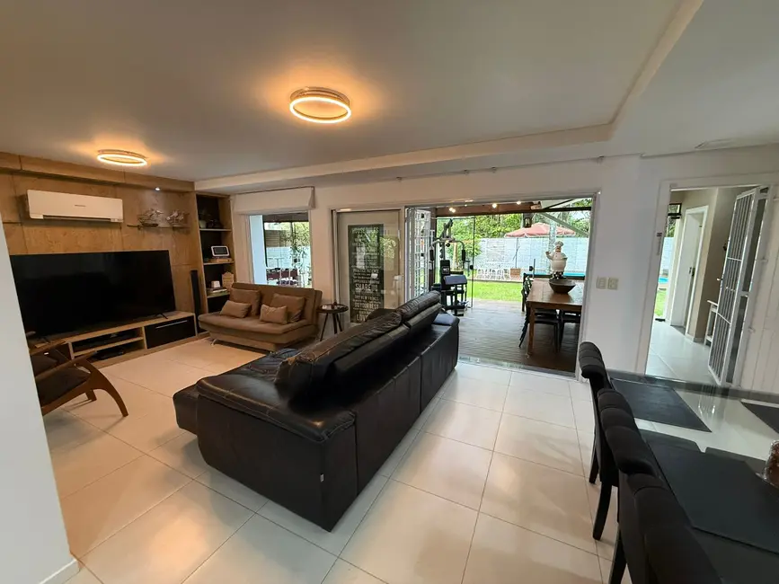 Casa com 4 quartos à venda, 250m2 em Jurerê Internacional, Florianopolis - SC - imagem 3 Foto 3 de Casa com 4 quartos à venda, 250m2 em Jurerê Internacional, Florianopolis - SC