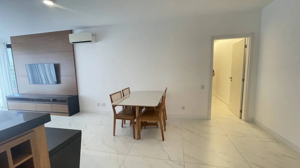 Apartamento com 3 quartos para alugar, 126m2 em Jurerê Internacional, Florianopolis - SC - imagem 9 Foto 9 de Apartamento com 3 quartos para alugar, 126m2 em Jurerê Internacional, Florianopolis - SC