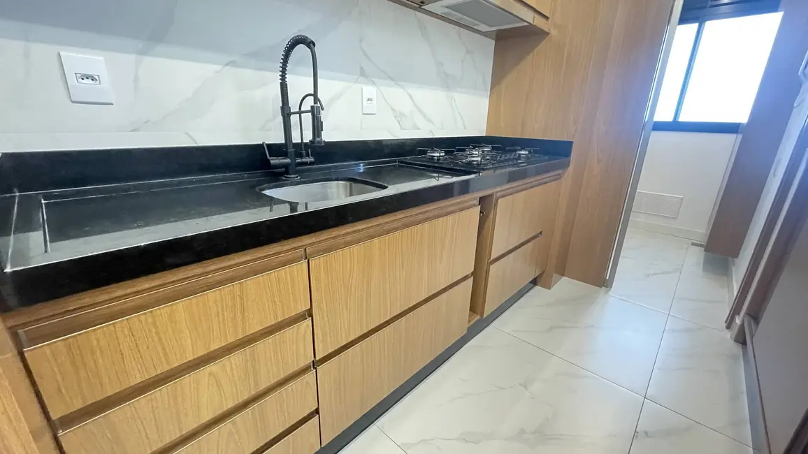 Apartamento com 3 quartos para alugar, 126m2 em Jurerê Internacional, Florianopolis - SC - imagem 4 Foto 4 de Apartamento com 3 quartos para alugar, 126m2 em Jurerê Internacional, Florianopolis - SC