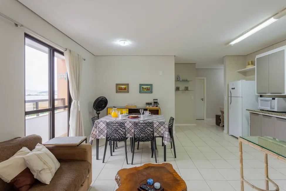 Apartamento com 2 quartos para alugar, 73m2 em Canasvieiras, Florianopolis - SC - imagem 4 Foto 4 de Apartamento com 2 quartos para alugar, 73m2 em Canasvieiras, Florianopolis - SC