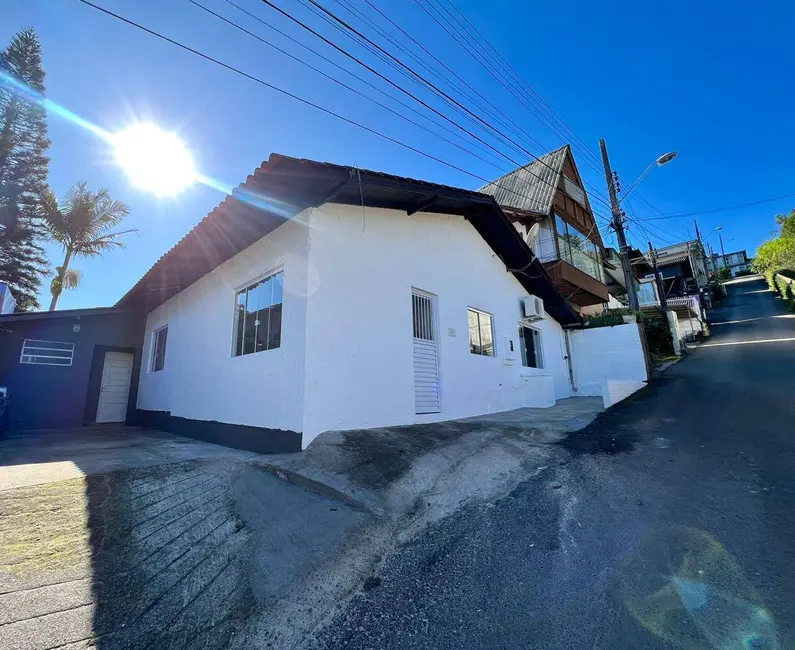 Casa com 3 quartos para alugar, 80m2 em Jurerê, Florianopolis - SC - imagem 1 Foto 1 de Casa com 3 quartos para alugar, 80m2 em Jurerê, Florianopolis - SC
