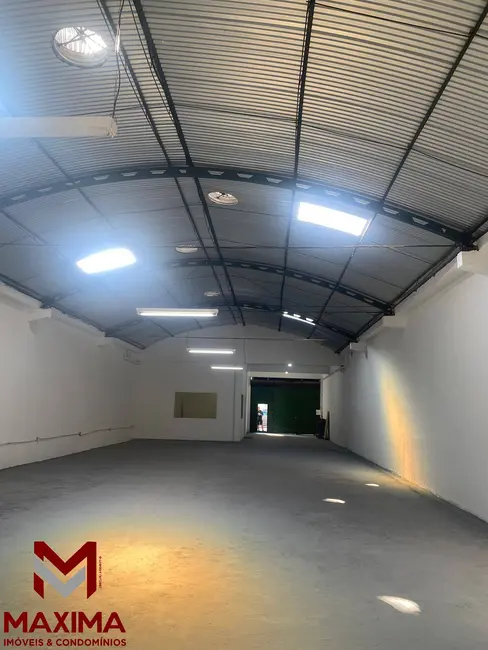 Foto 2 de Armazém / Galpão para alugar, 220m2 em Parque Duque, Duque De Caxias - RJ