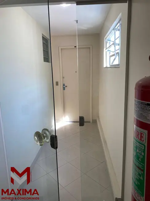 Sala Comercial à venda e para alugar, 26m2 em Centro, Duque De Caxias - RJ - imagem 4 Foto 4 de Sala Comercial à venda e para alugar, 26m2 em Centro, Duque De Caxias - RJ