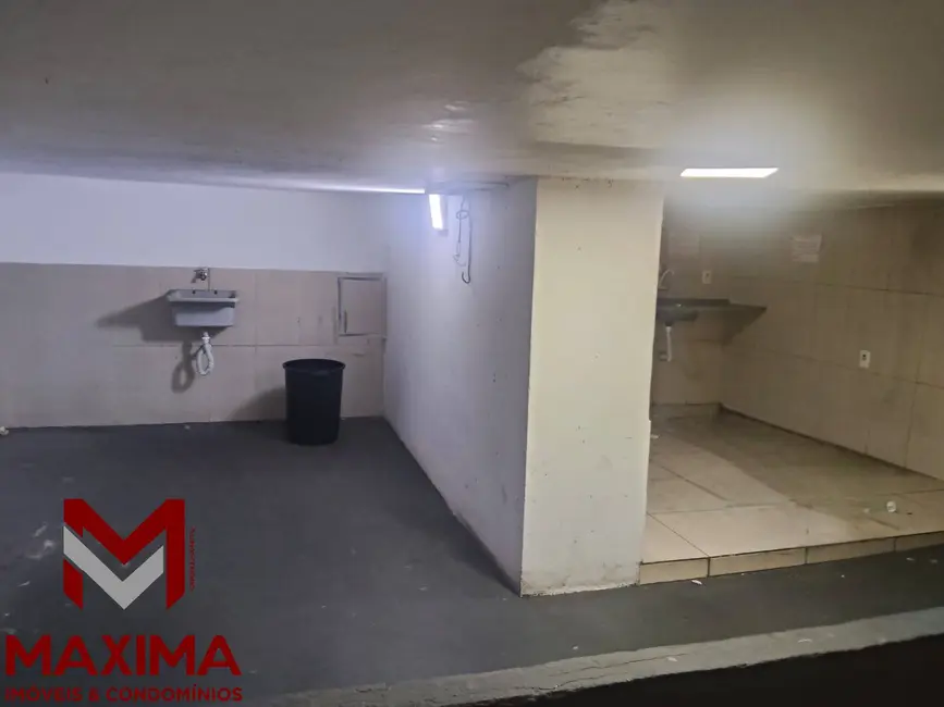 Loja para alugar, 120m2 em Jardim Vinte e Cinco de Agosto, Duque De Caxias - RJ - imagem 5 Foto 5 de Loja para alugar, 120m2 em Jardim Vinte e Cinco de Agosto, Duque De Caxias - RJ