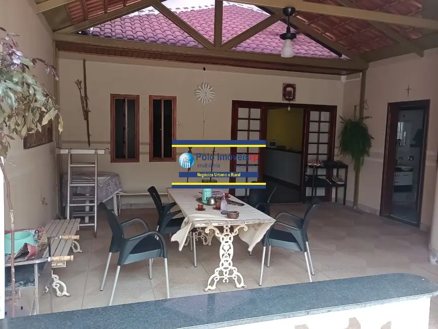 Casa com 4 quartos à venda, 50m2 em Centro, Pirassununga - SP - imagem 1 Foto 1 de Casa com 4 quartos à venda, 50m2 em Centro, Pirassununga - SP