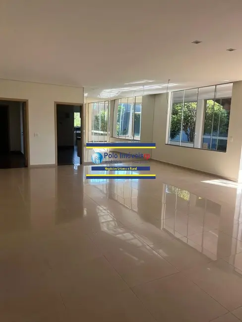 Chácara com 5 quartos à venda, 1026m2 em Ribeirao Preto - SP - imagem 8 Foto 8 de Chácara com 5 quartos à venda, 1026m2 em Ribeirao Preto - SP