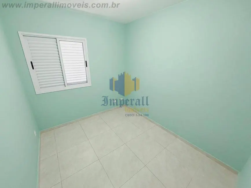 Casa com 3 quartos e 2 banheiros à venda, 72m2 por R$565.000 em