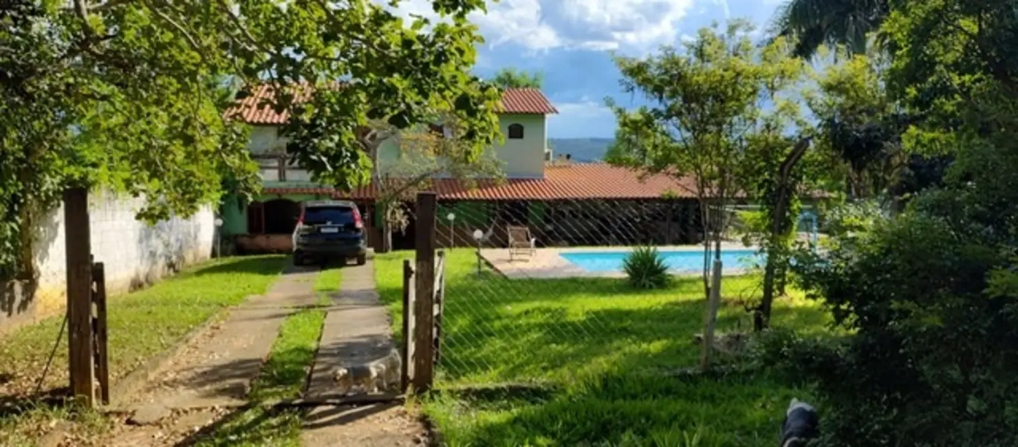 Foto 3 de Chácara com 5 quartos à venda, 254m2 em Jaboticatubas - MG