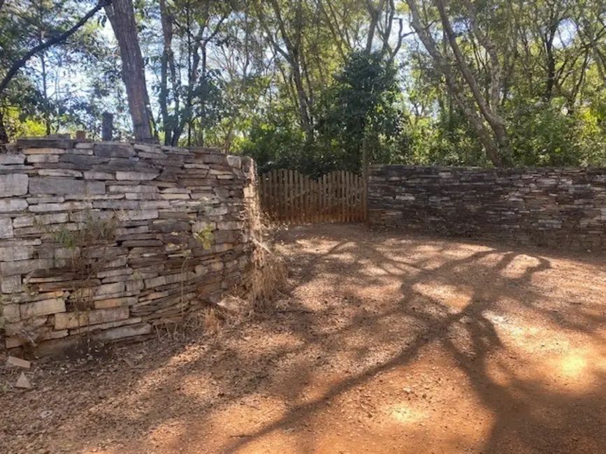 Sítio / Rancho com 2 quartos à venda, 100m2 em Pedro Leopoldo - MG - imagem 3 Foto 3 de Sítio / Rancho com 2 quartos à venda, 100m2 em Pedro Leopoldo - MG