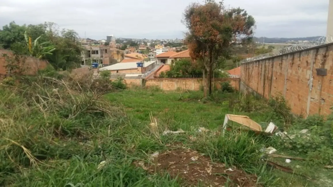 Foto 2 de Terreno / Lote à venda, 360m2 em Vespasiano - MG