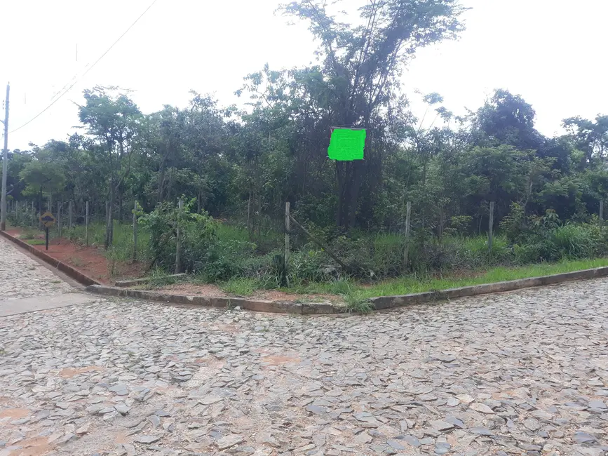 Foto 1 de Terreno / Lote à venda, 2040m2 em Jaboticatubas - MG