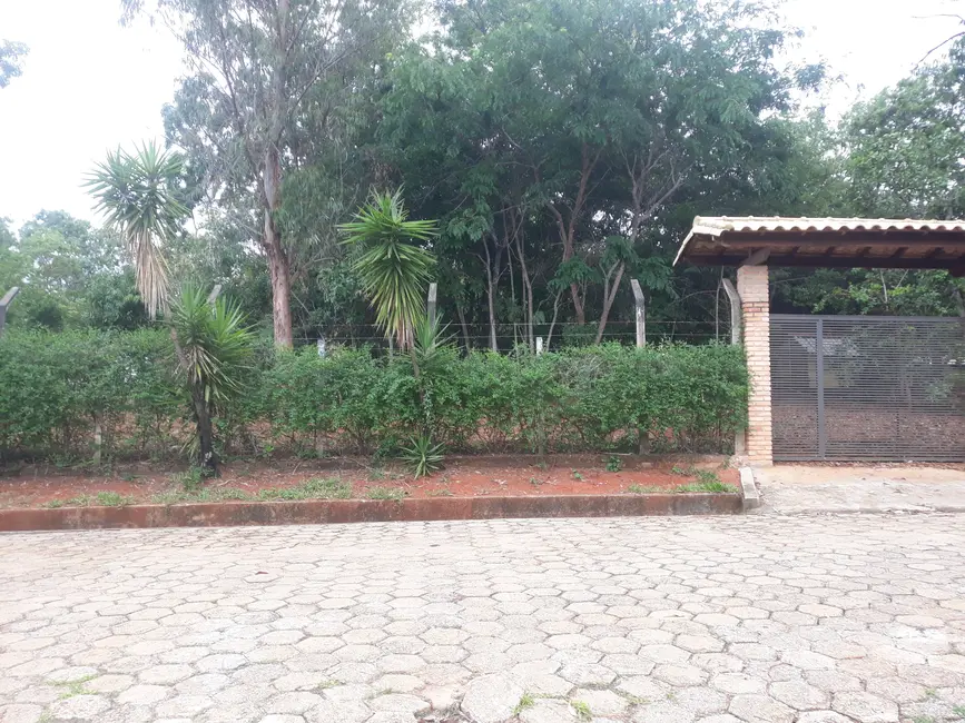 Foto 1 de Terreno / Lote à venda, 2000m2 em Jaboticatubas - MG