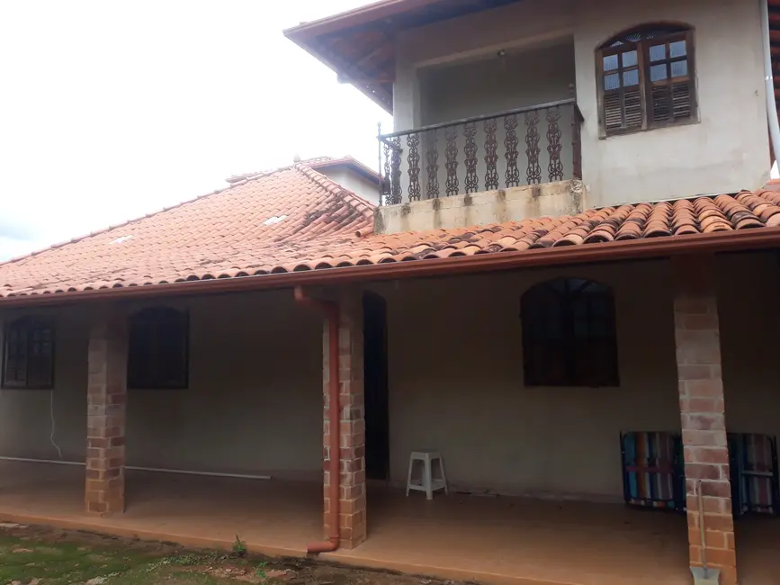 Foto 2 de Chácara com 4 quartos à venda, 180m2 em Jaboticatubas - MG