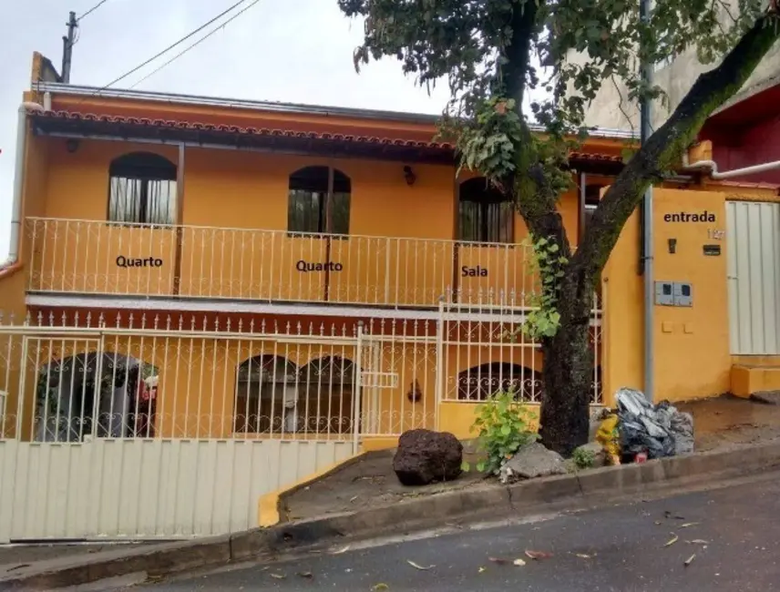 Casa com 5 quartos à venda, 200m2 em Belo Horizonte - MG - imagem 2 Foto 2 de Casa com 5 quartos à venda, 200m2 em Belo Horizonte - MG