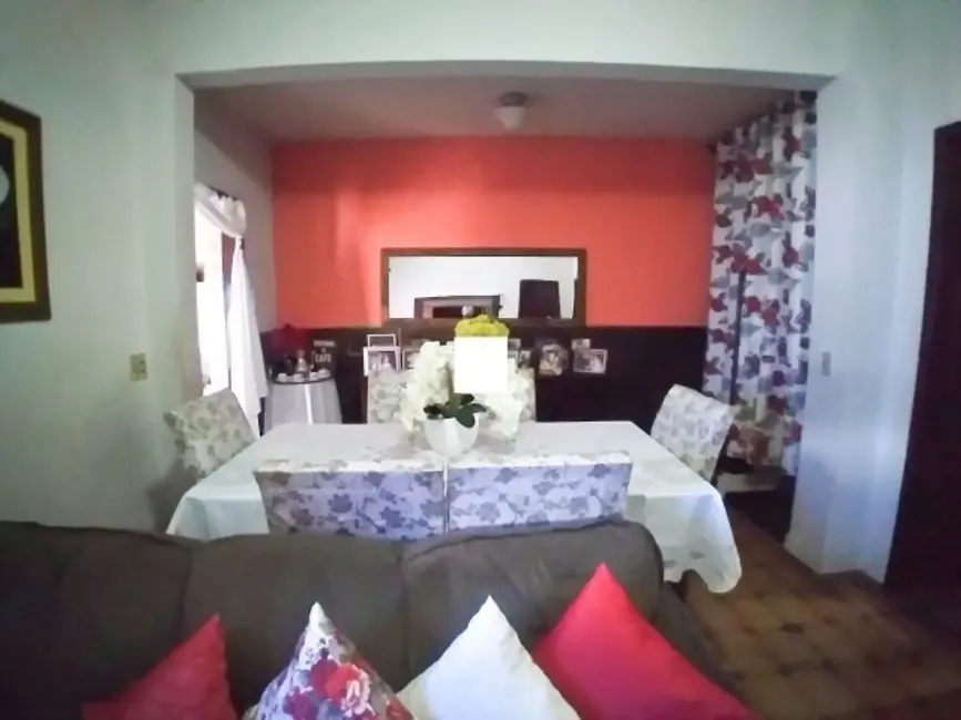 Casa com 5 quartos à venda, 200m2 em Belo Horizonte - MG - imagem 4 Foto 4 de Casa com 5 quartos à venda, 200m2 em Belo Horizonte - MG