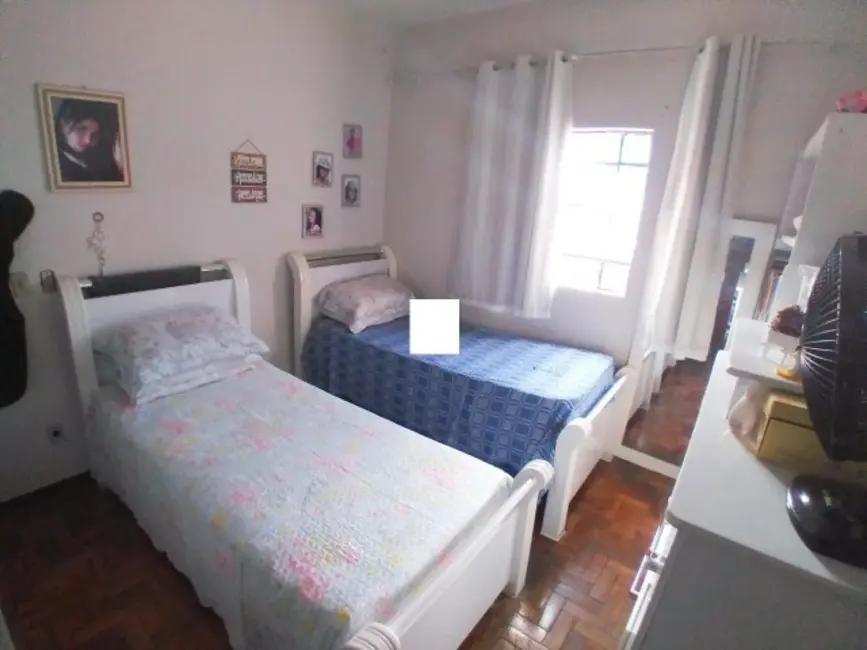 Casa com 5 quartos à venda, 200m2 em Belo Horizonte - MG - imagem 6 Foto 6 de Casa com 5 quartos à venda, 200m2 em Belo Horizonte - MG