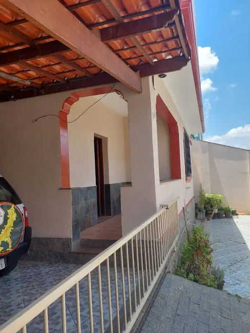 Casa com 3 quartos à venda, 150m2 em Belo Horizonte - MG - imagem 1 Foto 1 de Casa com 3 quartos à venda, 150m2 em Belo Horizonte - MG