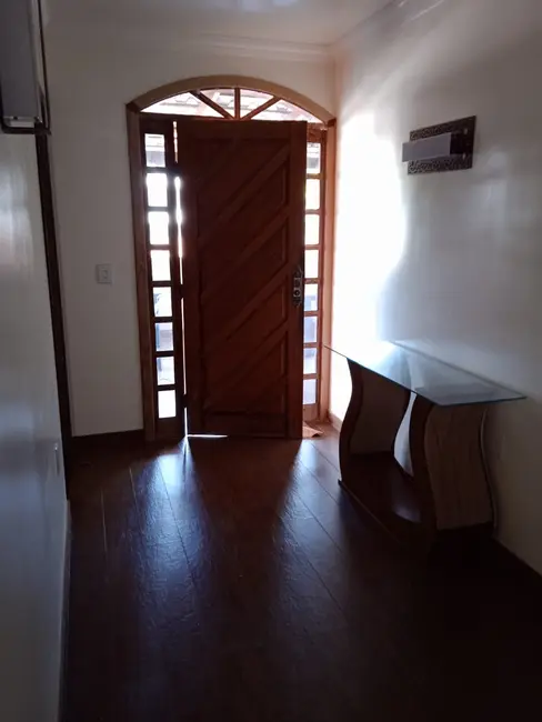 Foto 9 de Casa com 4 quartos à venda, 250m2 em Sarzedo - MG