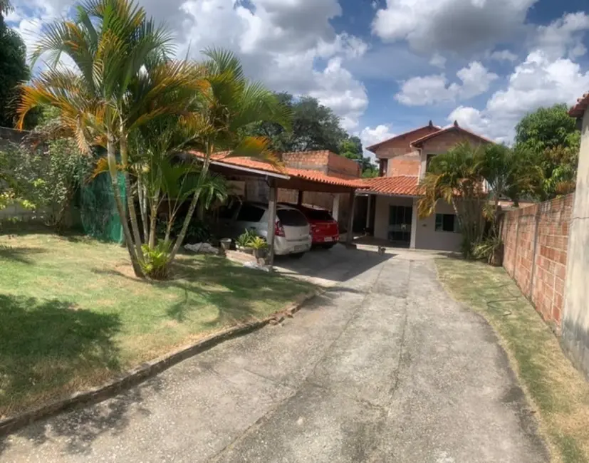 Foto 1 de Casa com 3 quartos à venda, 300m2 em Ibirite - MG
