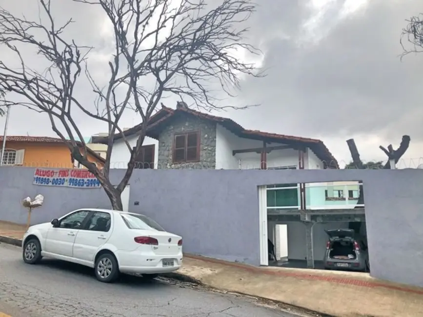 Casa com 4 quartos à venda, 209m2 em Belo Horizonte - MG - imagem 4 Foto 4 de Casa com 4 quartos à venda, 209m2 em Belo Horizonte - MG