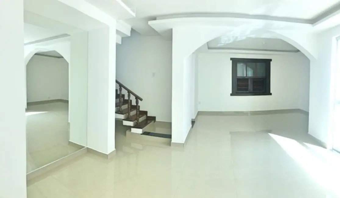 Casa com 4 quartos à venda, 209m2 em Belo Horizonte - MG - imagem 5 Foto 5 de Casa com 4 quartos à venda, 209m2 em Belo Horizonte - MG