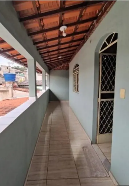 Foto 2 de Casa com 4 quartos à venda, 140m2 em Sarzedo - MG