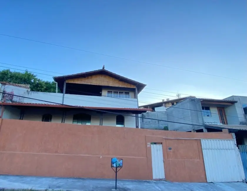 Casa com 5 quartos à venda, 360m2 em Belo Horizonte - MG - imagem 1 Foto 1 de Casa com 5 quartos à venda, 360m2 em Belo Horizonte - MG