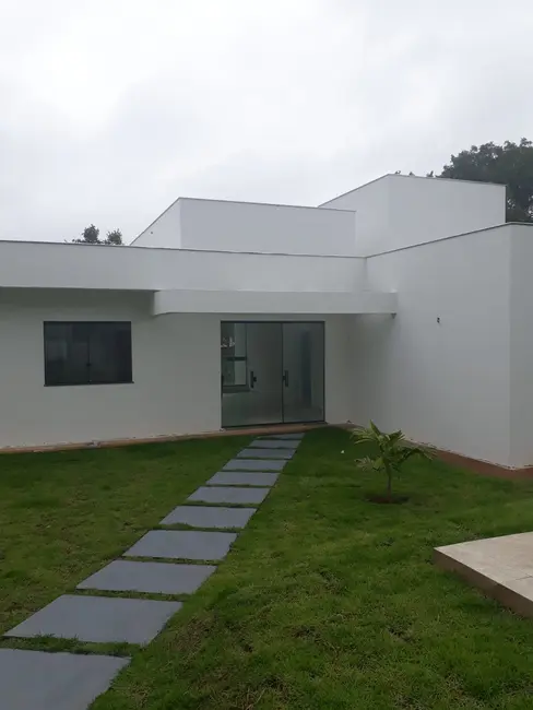 Foto 3 de Chácara com 3 quartos à venda, 180m2 em Jaboticatubas - MG