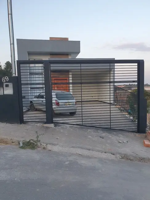 Foto 1 de Casa com 2 quartos à venda, 90m2 em Contagem - MG